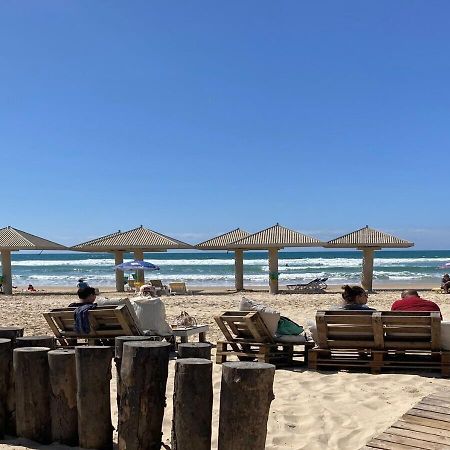 Studio Near The Sea Netanya Bagian luar foto