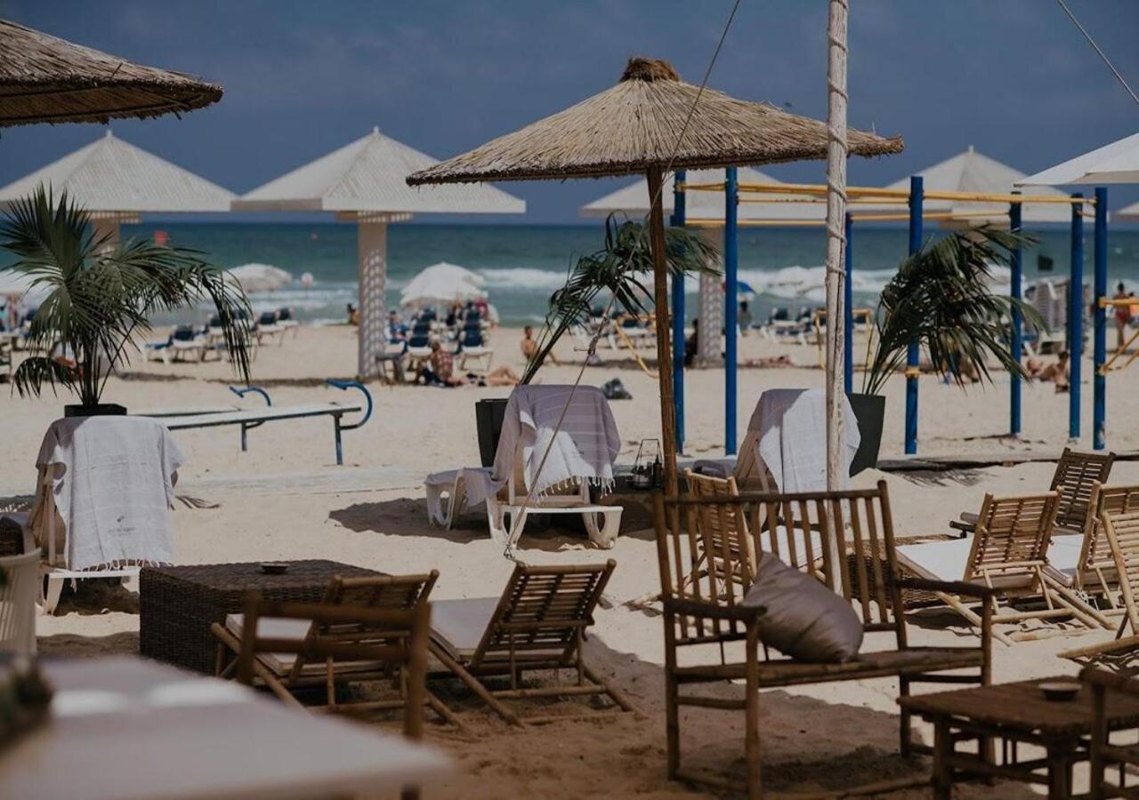 Studio Near The Sea Netanya Bagian luar foto